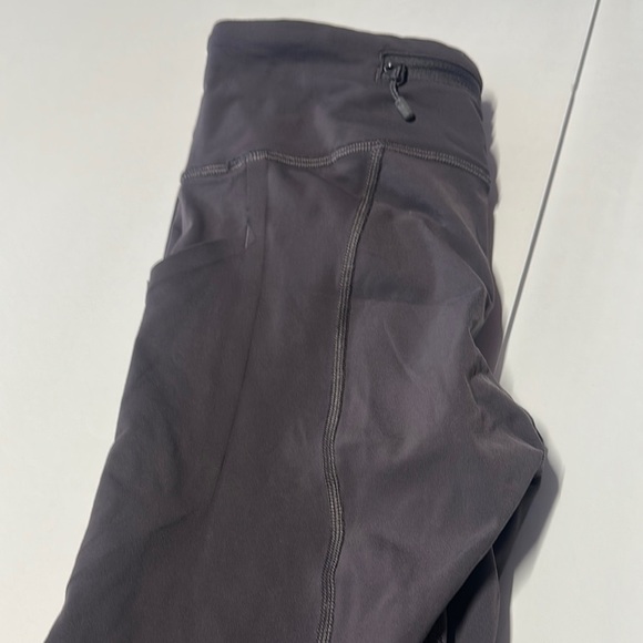 Stylish Black Leggings with Logo Accent - Picture 8 of 8